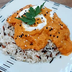 Low fat greek yougurt and cashews in the sauce