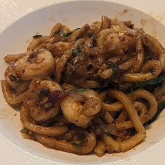 I love Marion's 15 minute udons! I used coleslaw as she advised in the video, and you can definitely fit half of a 12 oz bag. I also just use 2 Tbsp of oyster sauce instead of 3