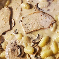 YUM!! This was devoured. No leftovers, gone. We didn't have any heavy cream so I used half and half, and I didn't have wine, but it came out so good. Will definitely be making again.