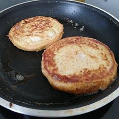 I added a dash of cinnamon and a teaspoon of honey as a garnish, but the recipe is perfect in itself!