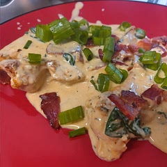 You'll notice the lack of tomatoes.  The teenager that lives in my house decided to eat all of them before I could make this and I was too lazy to go to the store.  😏

Spinach not kale. Yum. Oh, she enjoyed it, too.