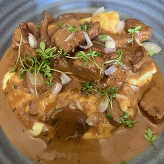 Used chanterelles and champignons and added some mashed potatoes. yum!
