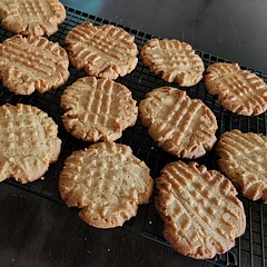 Overcooked the bottom rack a bit but still yummy.