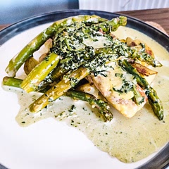 Wasn't able to get artichokes, so I used asparagus instead. I added more milk when the sauce was getting dry as well.