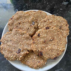 I used a mix of spelt and coconut flour, sesame seeds instead of chia, and added 5 soaked dates.  Delicious.