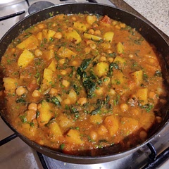 Added a good bunch of freshly chopped coriander at the end for an even fresher taste. Really good veggie curry recipe.