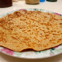 Made these for dinner - that was a mistake, since they are a bit heavy for the evening meal and we could eat only one. But the leftovers were perfect for breakfast the day after! 😋 Made them with goat milk since that's what we had on hand.
