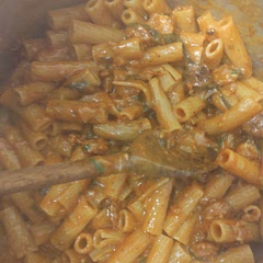 It was delicious I used tomato sauce instead of chopped tomatoes and used cheddar instead of mozzarella and loved it, will definetly make again