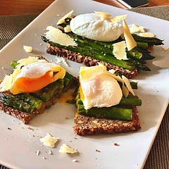 I used rye bread here, but I would suggest some kind of white bread if you want to bring it to another level.