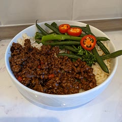 Massive hit in my house - added a tonne of fresh veggies on top to serve, as well as some green beans and broccoli on the side.
I always add more spice to my dishes too and this was no exception
