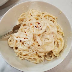 easy to make and really good, next time I think I would use less cream cheese and more Parmigiano.