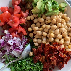 Decided to add avocado & sundried tomatoes. We loved it! Adding this to our rotation of summer salads 👌🏽