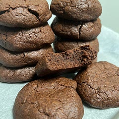 Great recipe, easy to follow. Made them as a small thank you gift to a chocolate loving friend and they loved them. Pair well with coffee and tea!