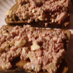 Need to extend a pound of Bologna? This is a very nice sandwich spread that home made costs much less than anything you could buy in the deli.