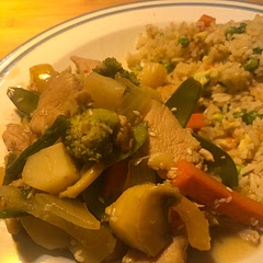 Working with chicken can be a pain! But this recipe is worth it! Added a lot more veggies and had down left over egg fried rice as a side - will definitely be making this again 🤤