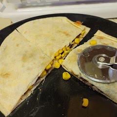 Less filling in them, more cheese, did not do an extra crusting of cheese on top this time.
Should have read my nite last time that 2 cans each was too much.
