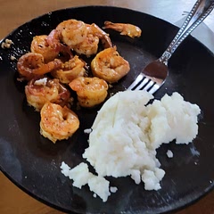 Marinate them, cast iron skillet them.
Garlic n Herb shrimp with garlic n herb potatoes.  Yeah I skipped veggie?  Does basil or potato count?