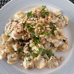 Very rich and creamy. Didn’t add the pancetta but think this will help cut through the creaminess.