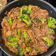 Only had broccoli and onion for the veggies, but it was still delicious and easy. Also added chili flakes