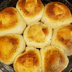 Great snack food.  I used grands biscuits and cooked for 16 minutes at 400 degrees.