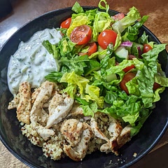 Swapped the rice out for quinoa and added romaine lettuce. Makes a great 500 calorie lunch. I made 2 portions up and used 6 huge garlic cloves - I'm not sure I'm ever going to taste anything except garlic ever again but that's fine by me 😂