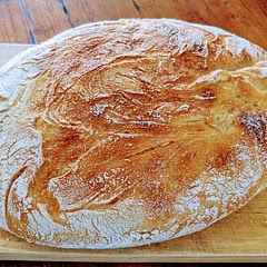 First time baking a bread like this, happy with how it came out! Used a gas oven where heat comes predominantly from the bottom. Switched to grilling in the last 10 minutes to get the top brown. It came out great.