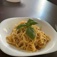 I made it in vegetarian version but this recipe is remarkable!! The best one i have ever tried
