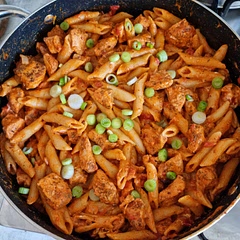 Absolutely delicious recipe. Increased the spice a touch and added about 15-20g more soft cheese for extra creaminess. Quality dish though