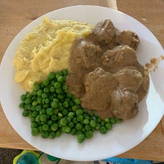 The sauce was watery so we had to add some corn flour to thicken, but it did taste nice, 
Not the tastiest but it’s an okay recipe, we probably wouldn’t make again unfortunately, and it did require a food blender which luckily we did have