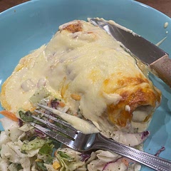 Used low carb flour wraps and served with a fiesta salad kit. 
To save time, we also used rotisserie chicken. Easy and so good!