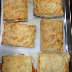 So so easy and crazy delicious! I doubled up the quantities and made one batch with beans and one with spaghetti hoops as the hubby prefers them to baked beans.