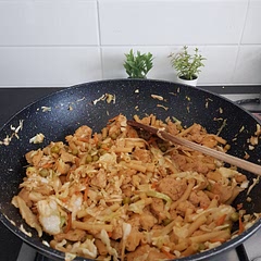 Added peas and some cooked pasta I had on hand, otherwise I'd probably recommend some rice on the side. Really tasty, simple and fast! But next time I'd probably make it a bit less sweet, just my personal preference..