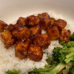 Very good. I made the full sauce recipe and didn’t change anything besides only using 1 tsp of pepper and no sriracha. Fast and easy, would make again.