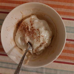 I used normal sugar, sugar powder and milk but it was still delicious!! I loved it
My "cake" is a little whither because I didn't use a tsp of cinnamon I used less because I dint have that much 😅 but It was still very Delicious :D