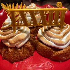 Made these for my grandmothers birthday! Every part of the recipe came out perfect, I made no changes (except for being liberal with my use of lemon zest).
This was my first time making lemon curd and it came out so silky and delicious. I watched a YouTube video as well so that I knew when to take the mixture off the heat, as I do not have a kitchen thermometer.
I used double-sized cupcake molds and they browned and baked beautifully, with a slight crisp around the edge—perfection!