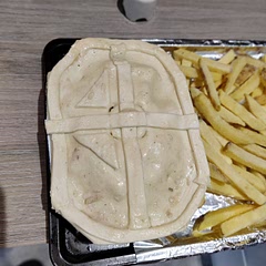 I added cream and garlic paste to the pie sauce.