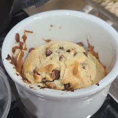Tasted amazing! The recipe is super simple and easy to make, it doesn't require a ton of ingredients or a lot of time either. A great treat to have in the mornings or after dinner. The muffin was fluffy and sweet.