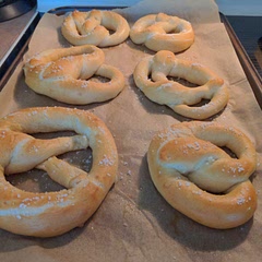 I used about 1 and 3/4 teaspoon of instant yeast.