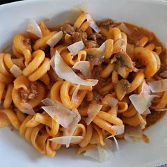 Delicious!  Made some changes...used 3 sausages, 16oz baby bello mushrooms, 32 oz can san marzano whole tomatoes (pureed), only about 4 oz light cream, topped with shaved parmesan.