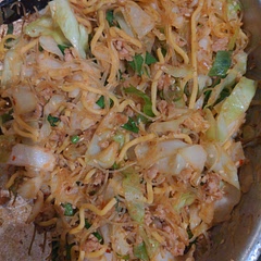 Made with hokkien and vermicelli noodles still good. Would recommend adding a bit more mince; it's not the star of the dish but the two times I've made this I wished there was more.