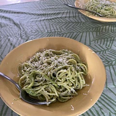I added a little bit of parmesan cheese to it, cause i felt like it needed a little taste. 

Definitely could’ve used more salt, but after all it’s not bad.