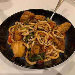 I added different veg including carrot, pepper, green beans and choy sum as well as tofu. I doubled the sauce recipe. Great taste, quick simple dish