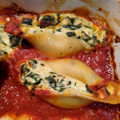 Made these shells exactly as written. A bit time consuming/fiddly, but so tasty. Everyone loved it, even my fussy 2-yr old. I'd make this again on a weekend.