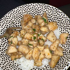 I measured with my heart so it doesn’t look exactly identical. But it was really good. Kinda zoned out when adding the red pepper flakes so it had more of a kick than I was expecting. Overall really good. 