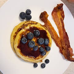 Loved throwing this in the blender! I used real sugar, but only 1 Tbs.