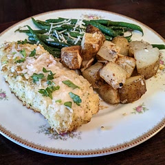 The chicken came out wonderful! I made a little more than 4 servings for meal planning reasons. I had to improvise with the green beans and cook them on the oventop/steam.