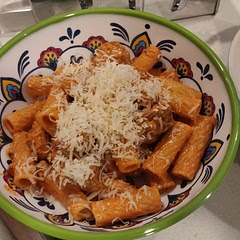 Really good pasta really. Fast and great tasting. I substituted italian sausage for bratswurst as I had that at home, its good as well.