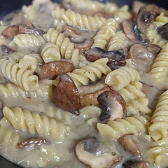 Really rich, quick and tasty. Took longer for the pasta to cook and sauce to reduce down a bit, we gave up when it was sticking to the pan but not reducing down any further! Will have again though. Yum.