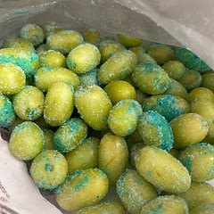 For a cold treat freeze the grapes before adding the powder coating! Perfect for summertime!