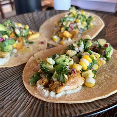 This will be one of our go-to taco recipes from now on - seriously so good! The cashew sauce was so rich and creamy and the spice blend on the chicken was perfect. We also added some habanero hot sauce (not pictured) because we love spice 😋